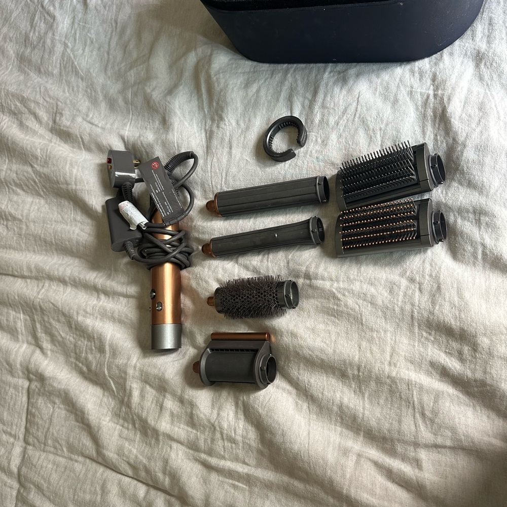 Dyson airwrap complete multi styler and extensions